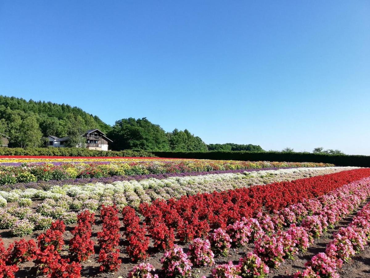 Hotel Hanafuji Inn Nakafurano Exterior foto